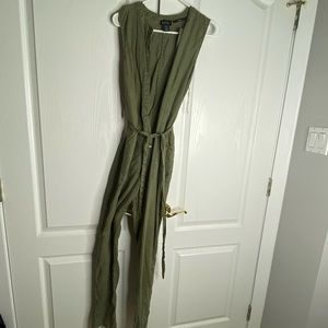 Nicole Miller Linen green jumpsuit